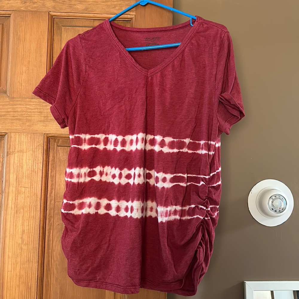 Berry pink to shirt with white pattern